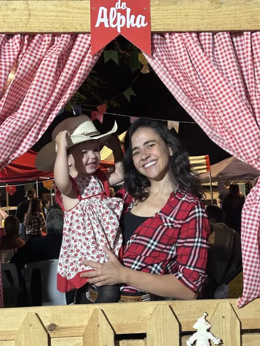 Aline com a filha